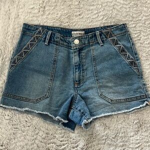 NWOT Knox rose embroidered denim shorts sz 10
